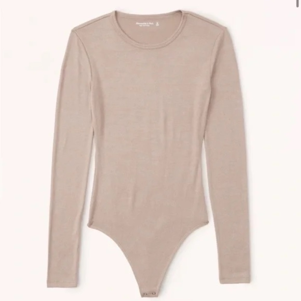 NWT Abercrombie and Fitch Women’s Long-sleeve Cozy Crewneck Bodysuit
